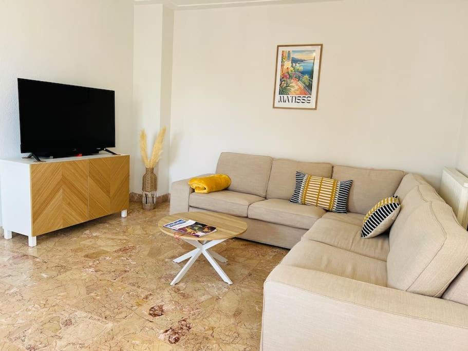 Gare Calme Spacieux Jolie Vue Netflix Apartment