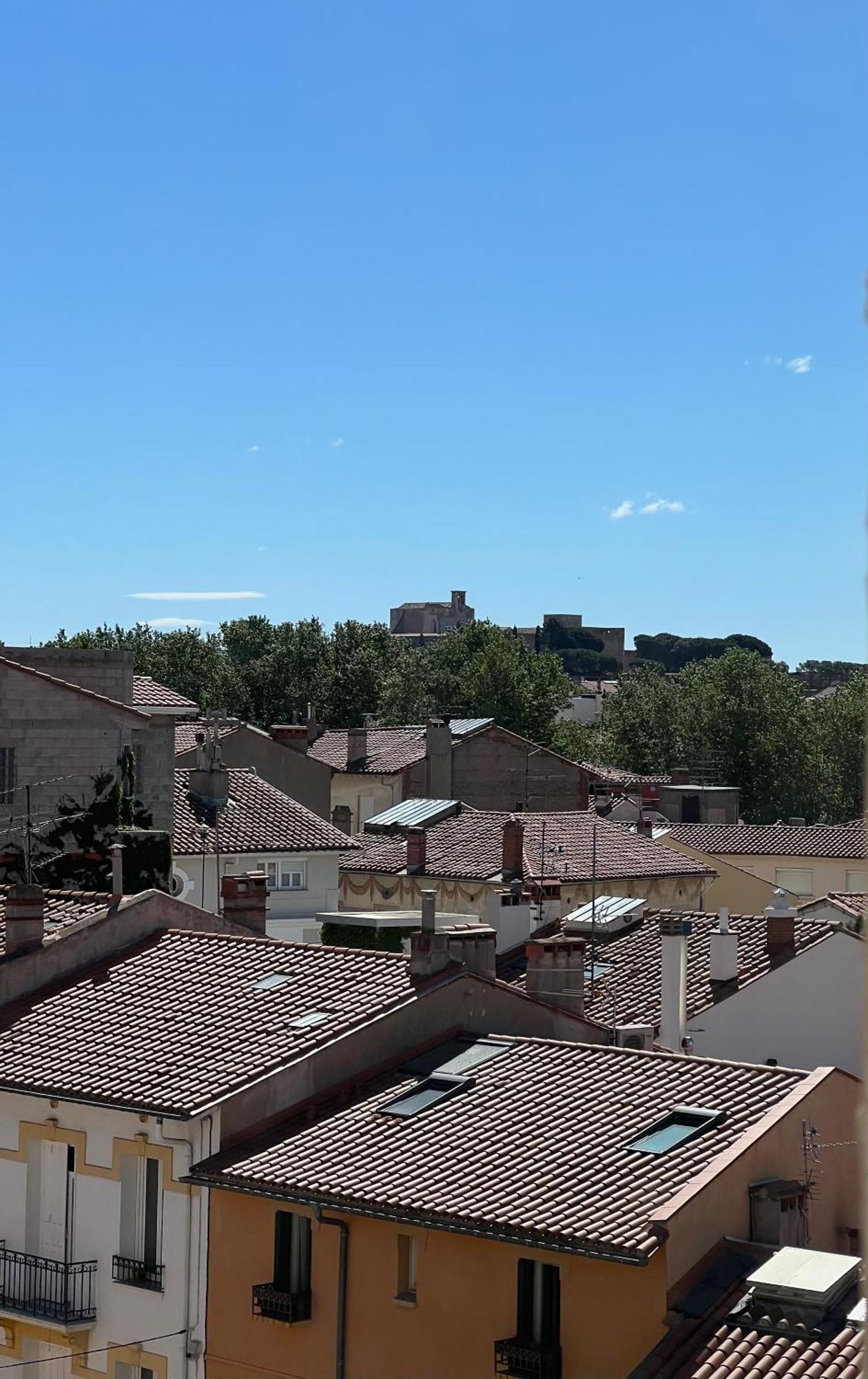 Gare Calme Spacieux Jolie Vue Netflix